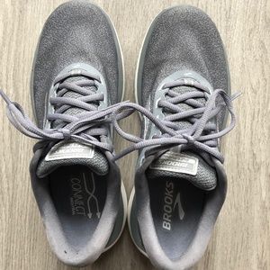 Brooks PureFlow 7 - new, size 8
